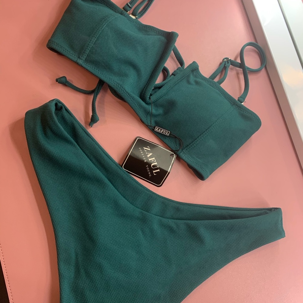 Zaful V-Wired Ribbed High Cut Bikini • NWT